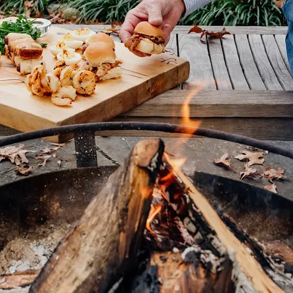 sliders-by-the-fire eating Rocklands sliders by the fire